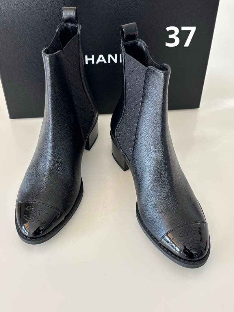 新品 未使用 シャネル CHANEL ブーツ レザー　シューズ　37