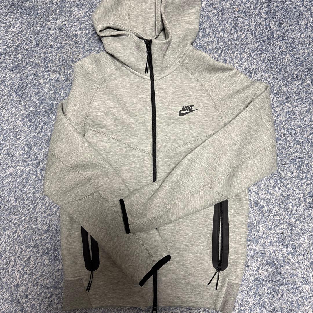 24時間以内発送！美品！早い者勝ち！NikeテックフリースメンズS nike テックフリース sサイズ ナイキテックフリース セットアップ 上下
