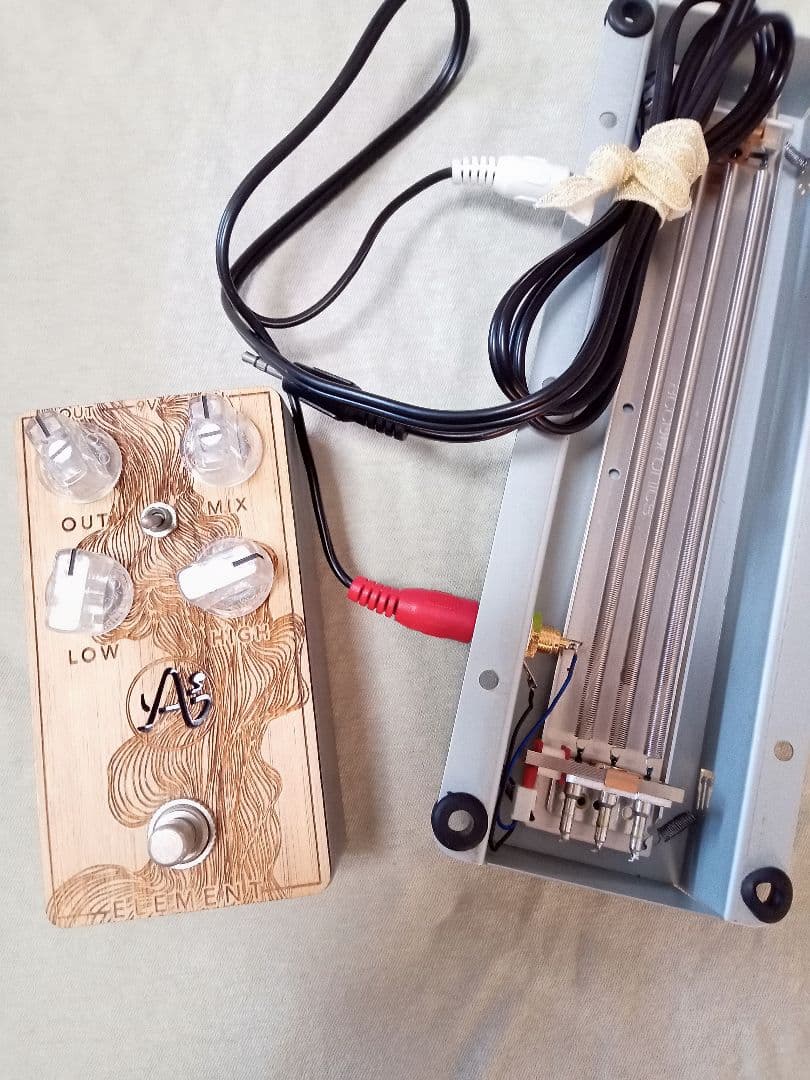 レア/名リバーブ Anasounds/Element∼極上タンク付き ファズ 本物のスプリング・リヴァーブ】Anasounds「Element」 - cloudchair