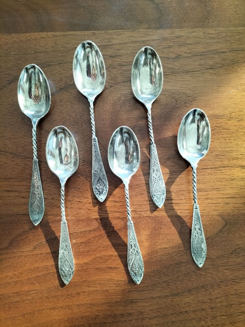 アンティーク　正統派のティースプーン（イギリス）