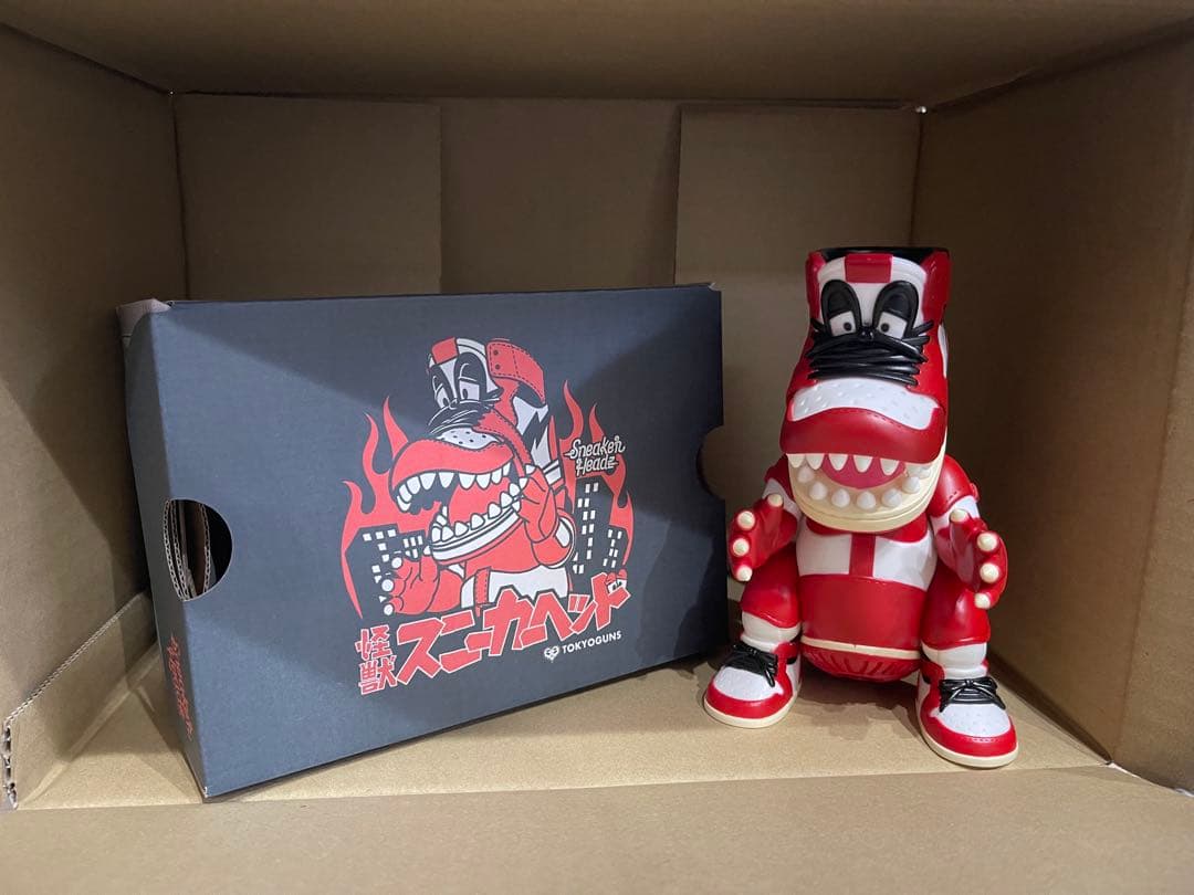 TOKYOGUNS 怪獣スニーカーヘッド　シカゴカラー 怪獣スニーカーヘッド、TOKYOGUNSオンラインストアにてシカゴカラー