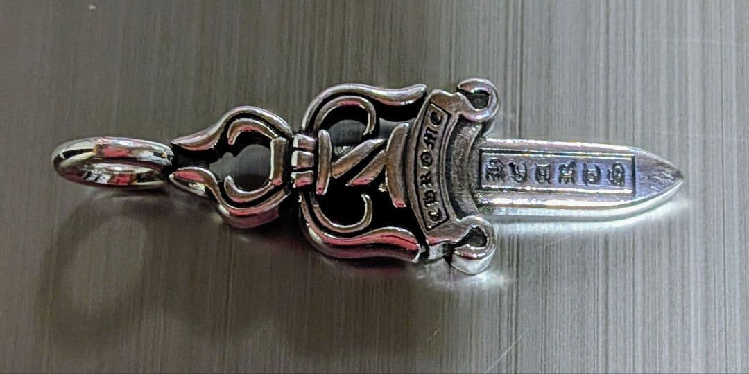 (大人気)クロムハーツダガートップ CHROME HEARTS（クロムハーツ） 10ダガーペンダントトップ SV925 重量
