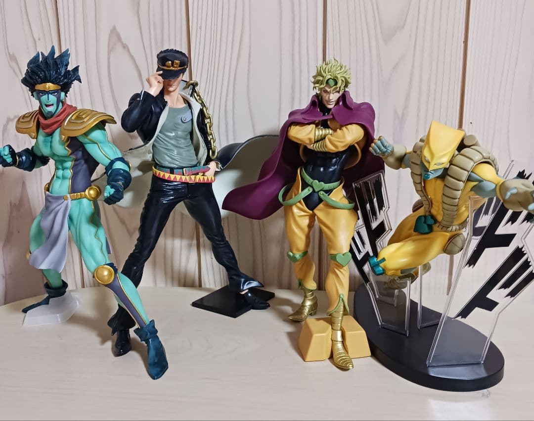 ジョジョ 一番くじ 空条承太郎 スタープラチナ DIO ザ・ワールド 4体セット