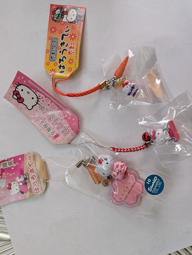 京都限定ハローキティ ストラップ6個セットオマケ 缶ケース付き
