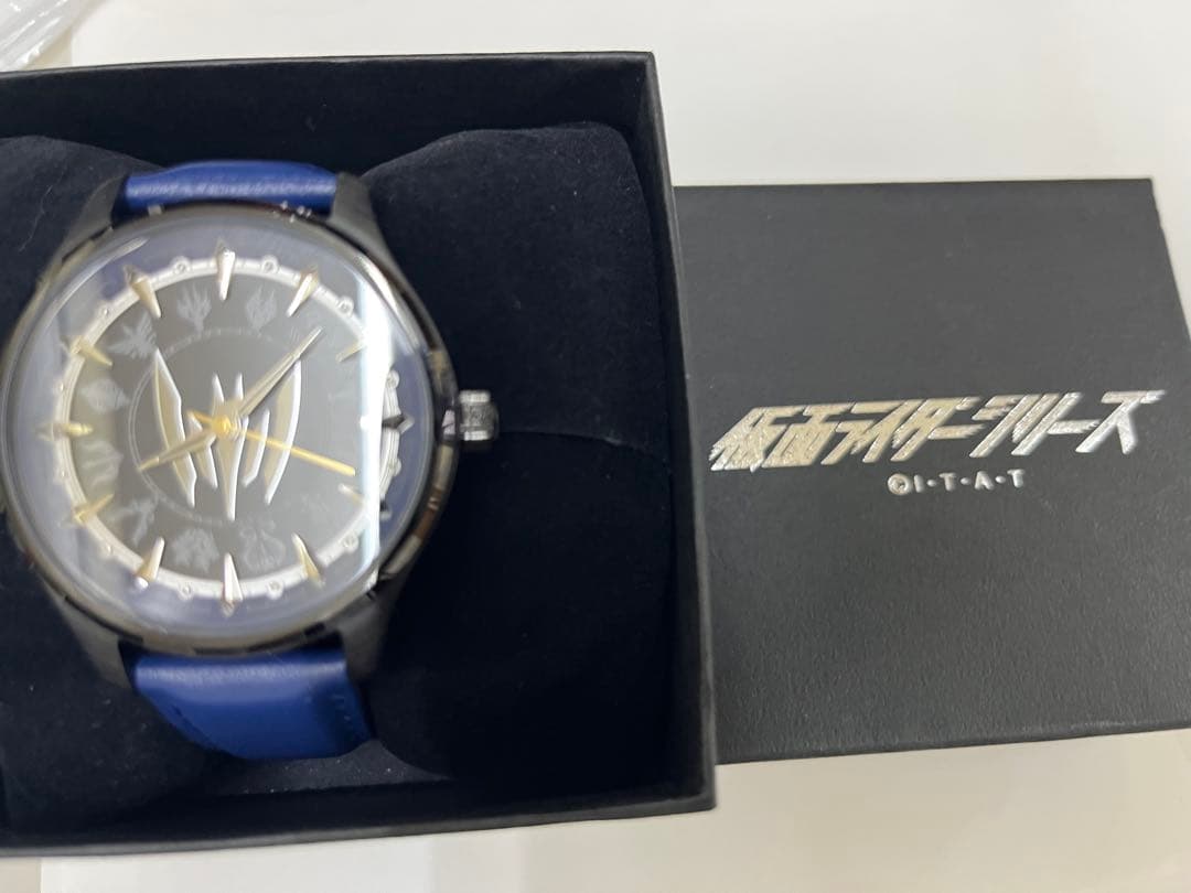 プレミアムバンダイ 仮面ライダー龍騎 ナイトモデル 腕時計 仮面ライダー龍騎』から龍騎とナイトをモチーフにした腕時計が登場