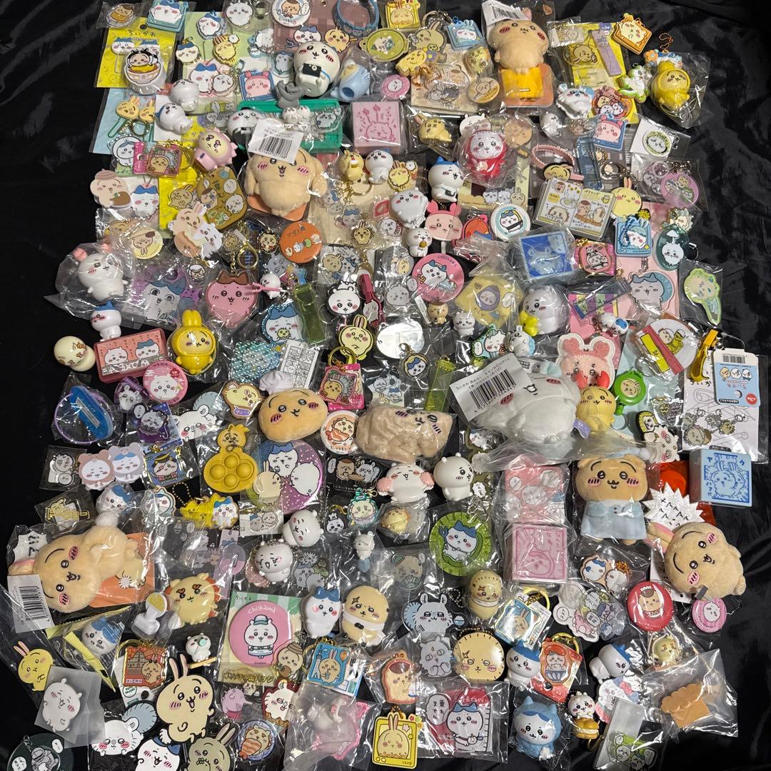 ちいかわ　缶バッジ　ラバスト　キーホルダー等　約200点大量まとめ売り　② ちいかわ ラバーキーホルダー｜株式会社キタンクラブ