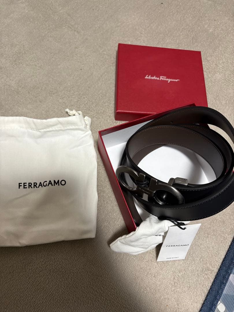 FERRAGAMO ブラック ベルト 保存袋・箱付き