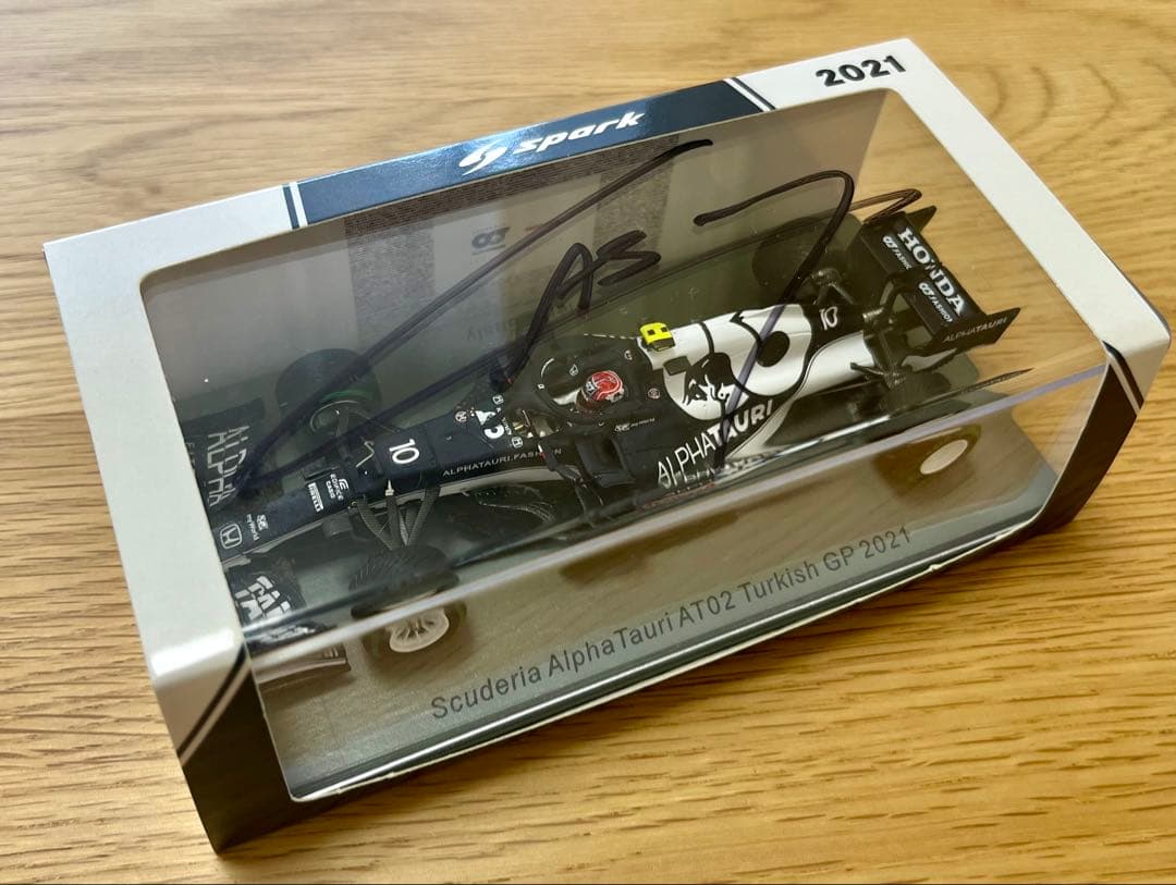 アルファタウリホンダ AT02 P.ガスリー '21トルコGP 直筆サイン入り