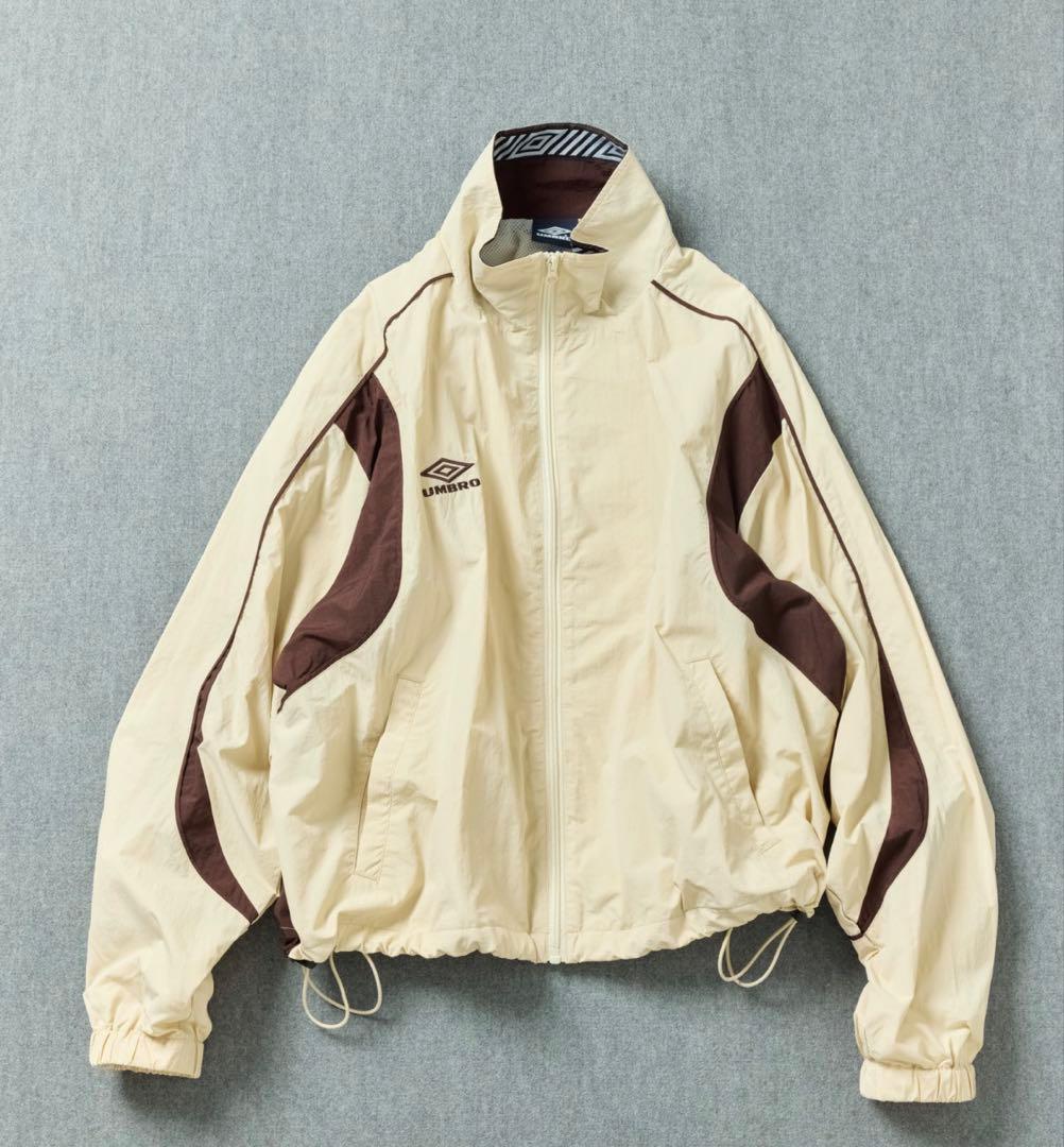 UMBRO ナイロントラックジャケット off-white