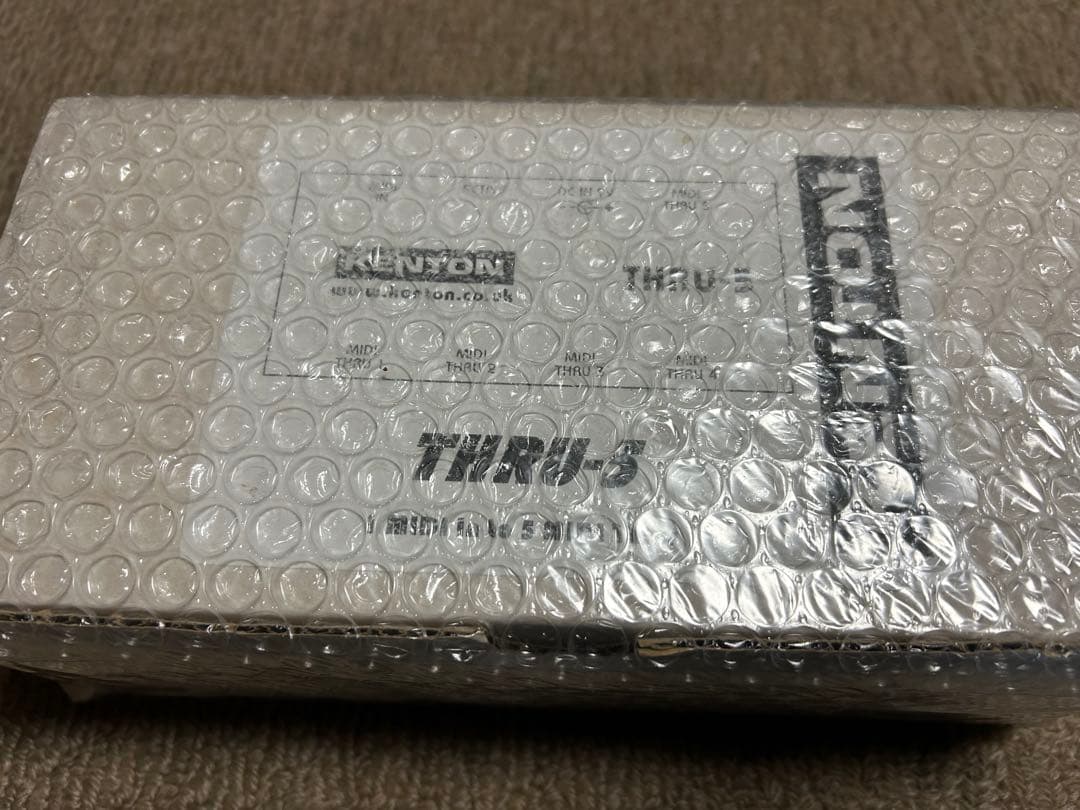 DTM・DAW KENTON THRU-5 Kenton Thru-5 MIDI Thru Box Reviews | Sweetwater