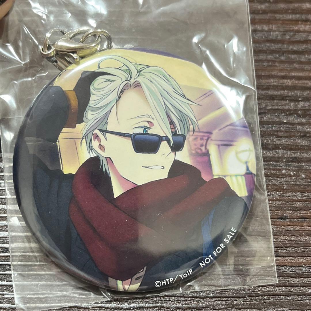 ⑯ ユーリ!!! on ICE 購入特典　ヴィクトル　缶ストラップ