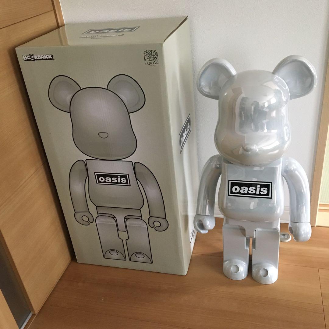 ベアブリック 1000% oasis ホワイトバージョン　美品 ベアブリック 1000% oasis ホワイトバージョン 美品 - メルカリ