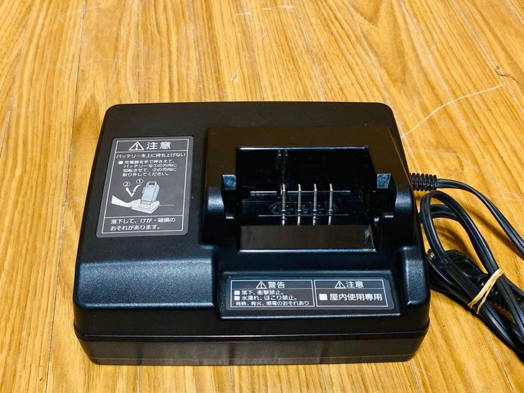 (25)Panasonic 電動自転車用充電器 ブラック NKJ073Z