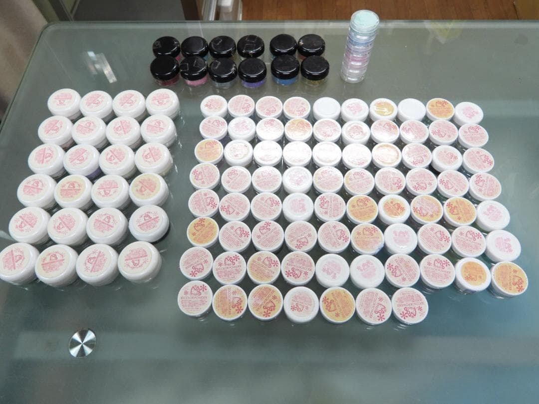 ネイルパウダーセット多色 ３D　COLOR アクリルグリッターパウダー計１０４本 Amazon.co.jp: ダイヤモンド ネイルパウダー ラメ グリッター ゴールド