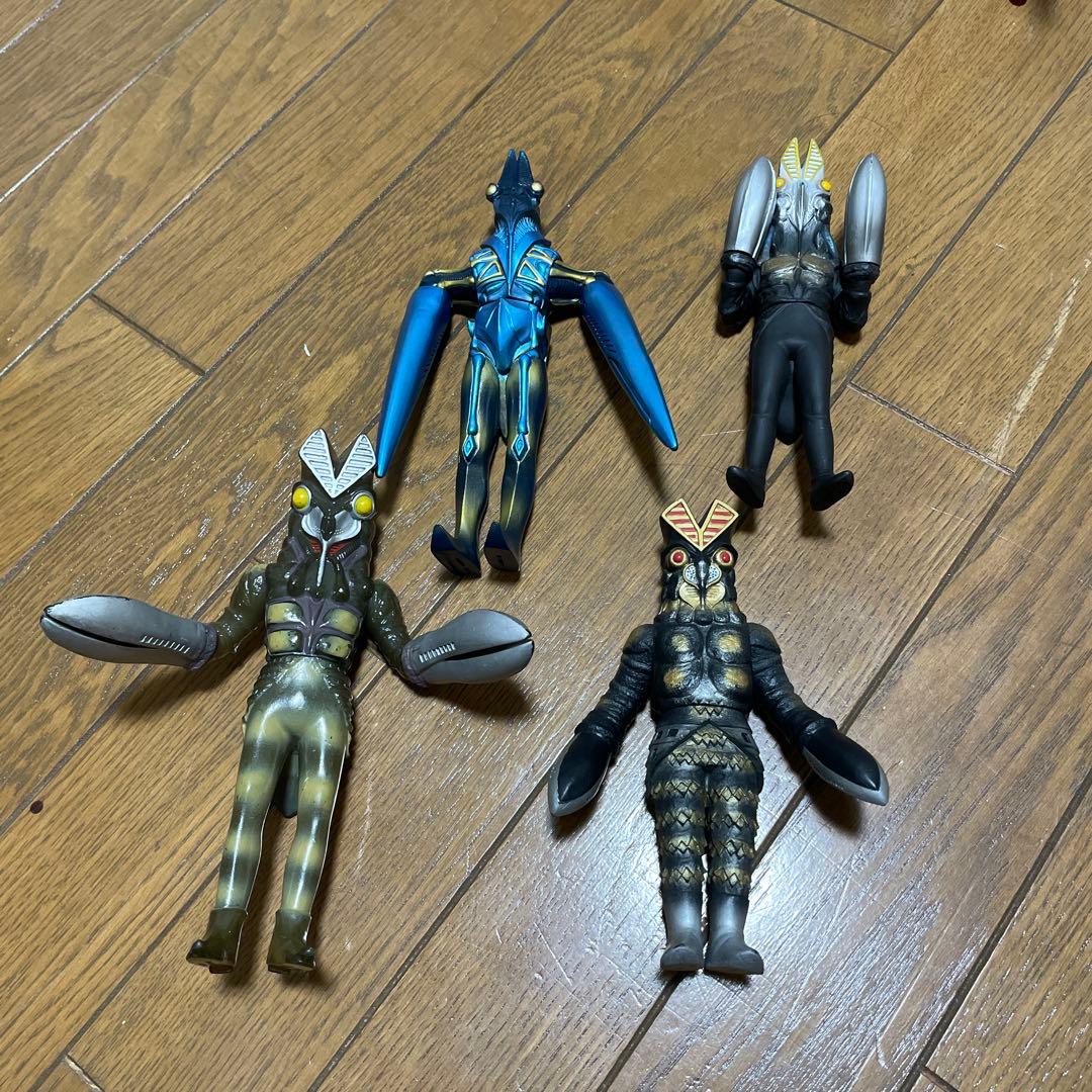 バルタン星人 4体セット Amazon.co.jp: S.H.フィギュアーツ バルタン星人 分身体セット