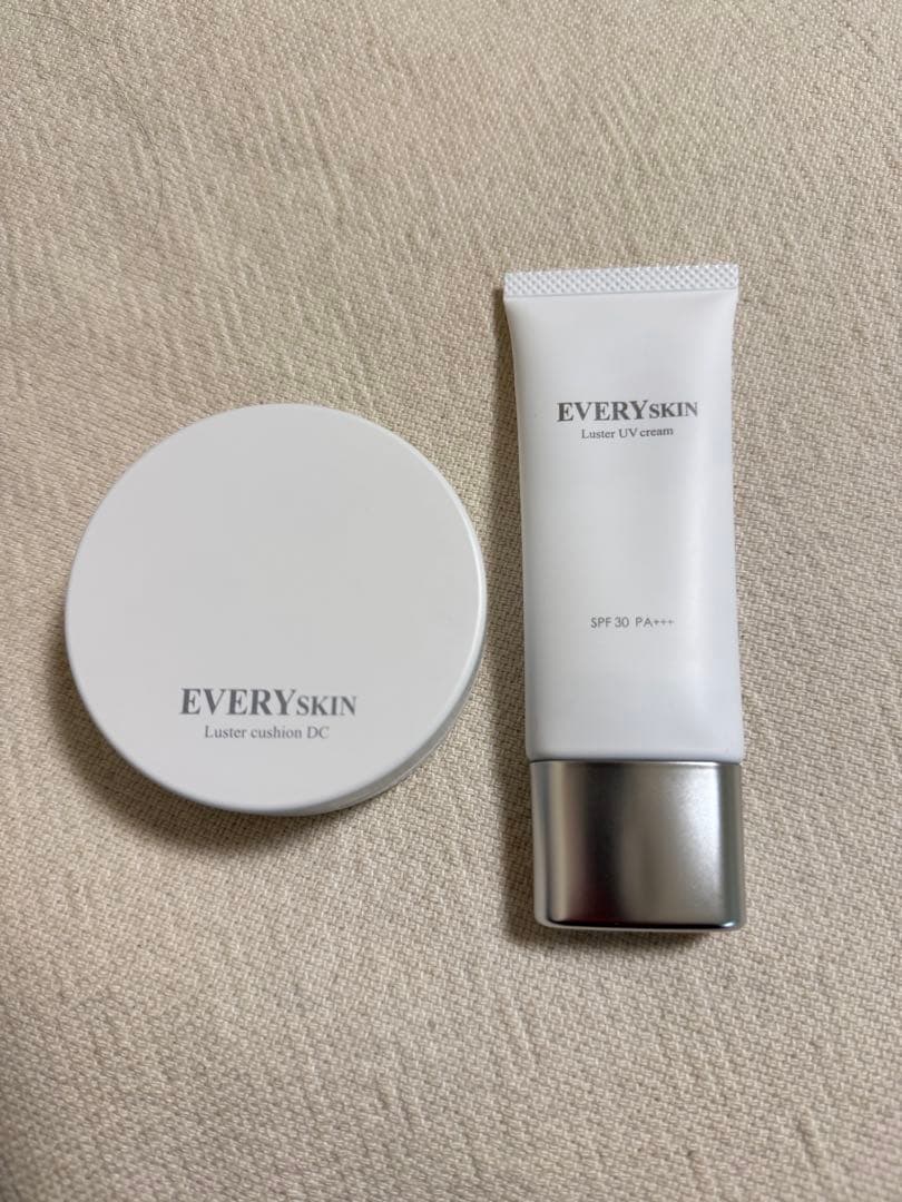 【美品】エブリースキン　ラスターUVクリーム　ラスタークッションD C