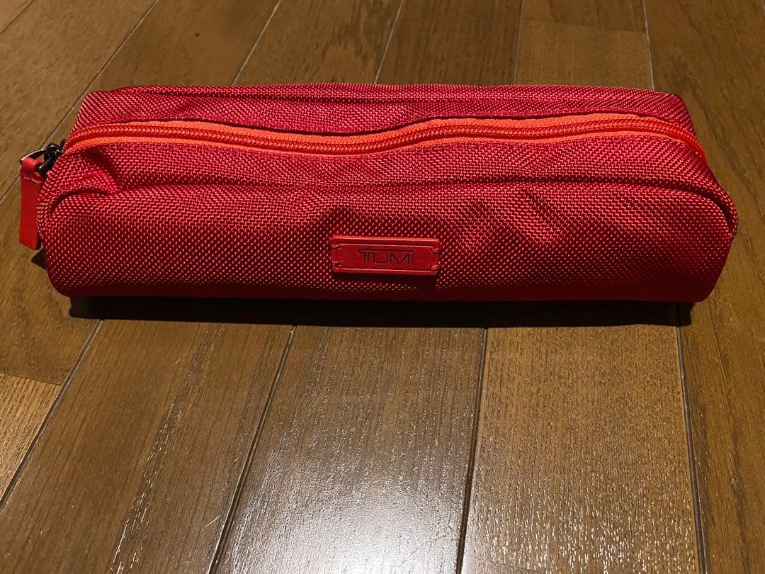 新品、未使用 TUMI ファスナーポーチ チェリー