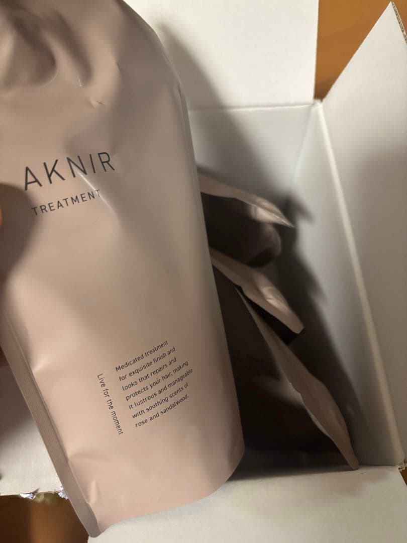 アクニー　シャンプー✖️2 トリートメント✖️2 詰め替え用　ローズ✖️サンダルウッド