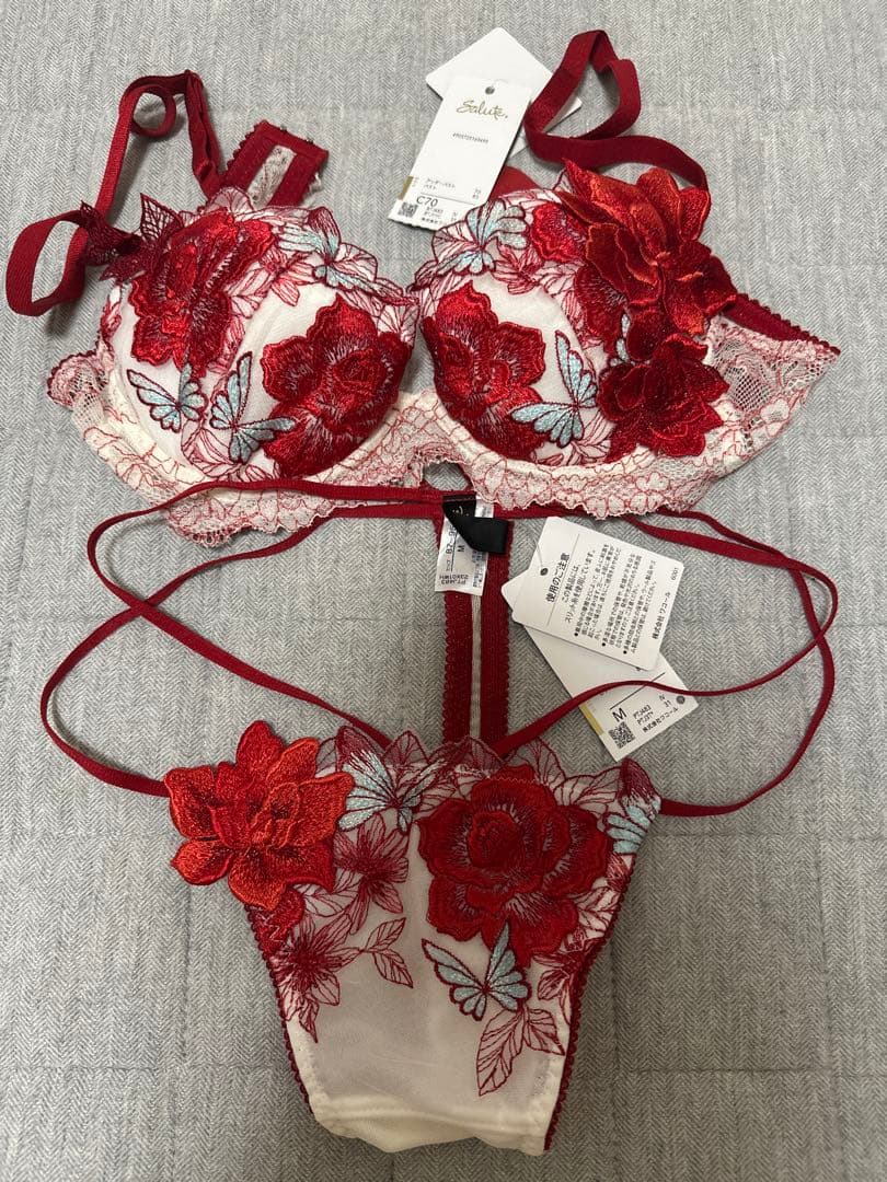 新品　サルートsalute ワコール　 ブラジャー＆Tバック
