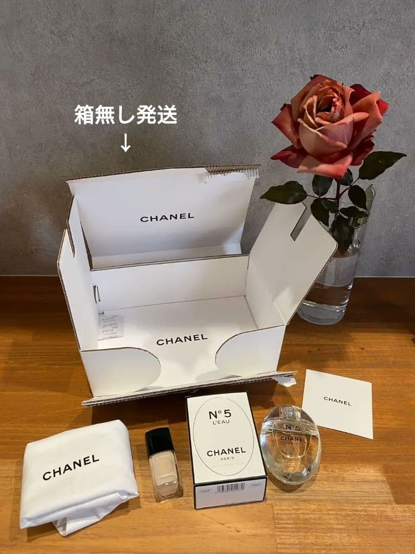 CHANEL N°5 L'EAU ロー　ネイル　バレリーナ　香水