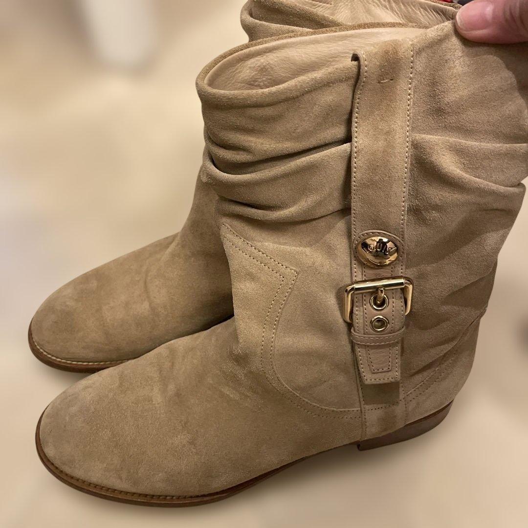 ベージュ スエード ロールトップブーツ