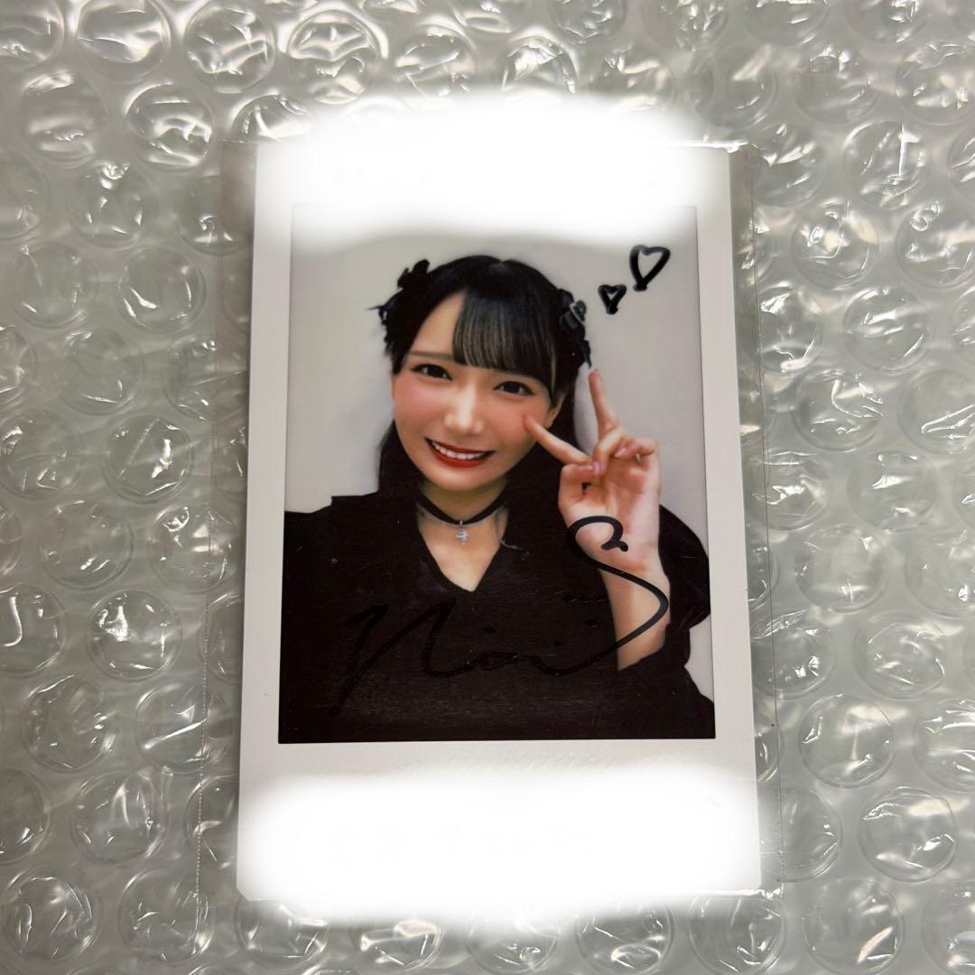 鈴木瞳美 直筆サイン入り チェキ - メルカリ