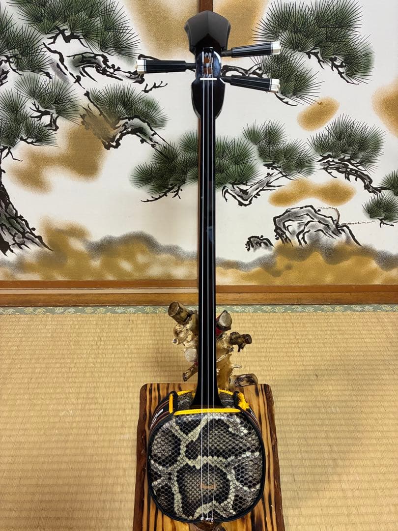沖縄三線！黒木上質カマゴン！知念大工型！本張り【一枚張り】 沖縄三線！黒木上質カマゴン！知念大工型！本張り【一枚張り】 - メルカリ