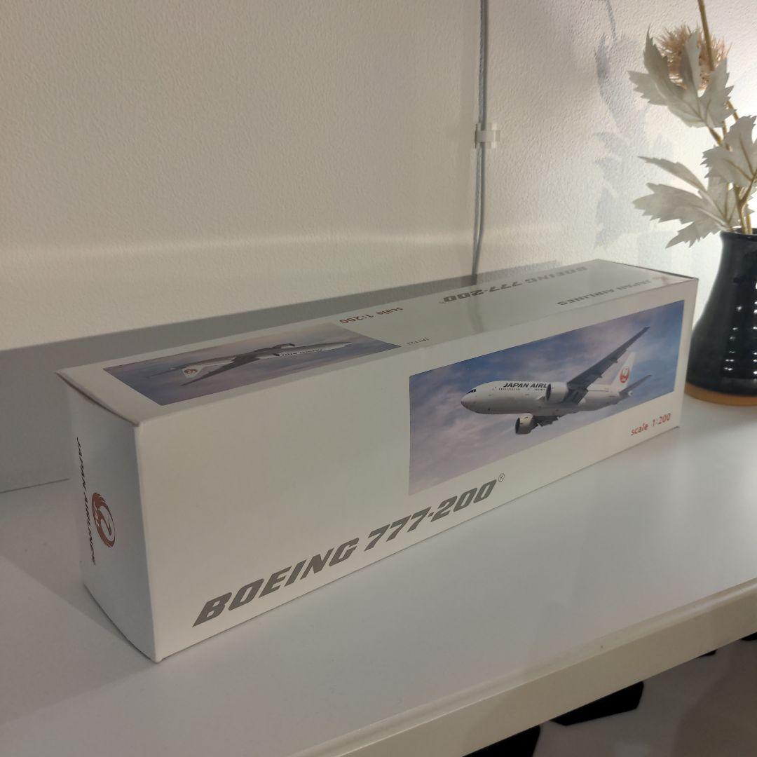 Boeing 777-200 日本航空 JAL 付属品全てあり模型 1:200
