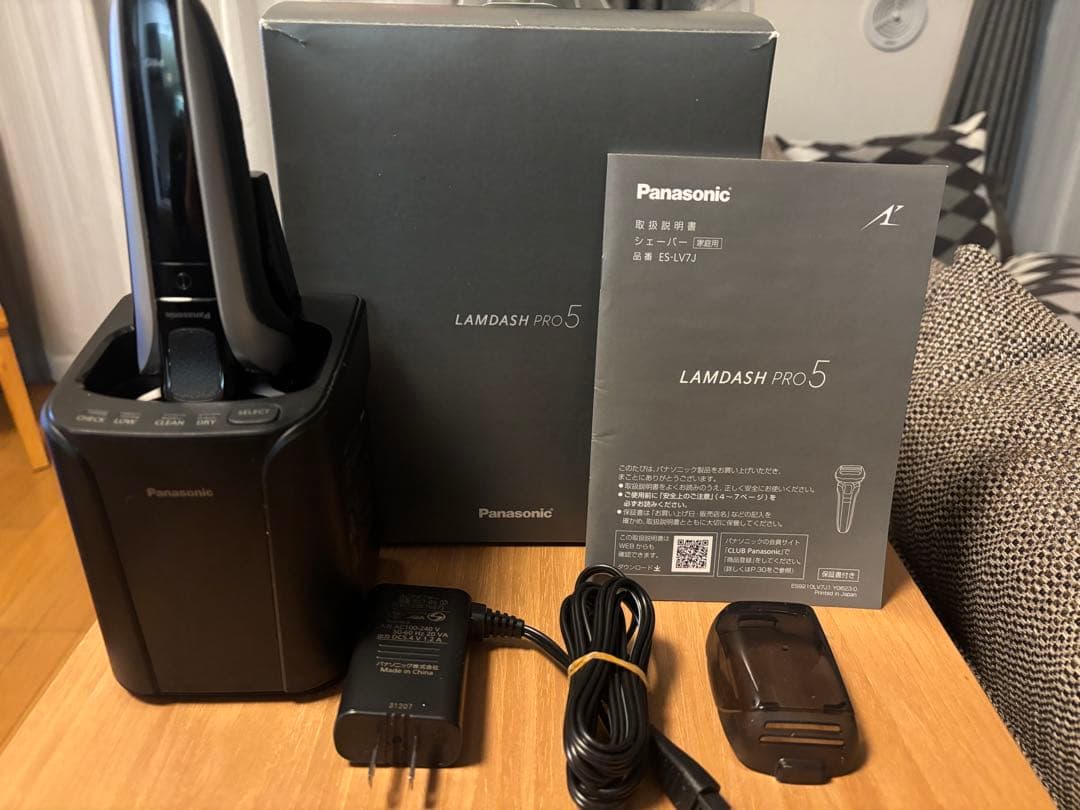 パナソニック ラムダッシュPRO メンズシェーバー 5枚刃 ES-LV7J-S