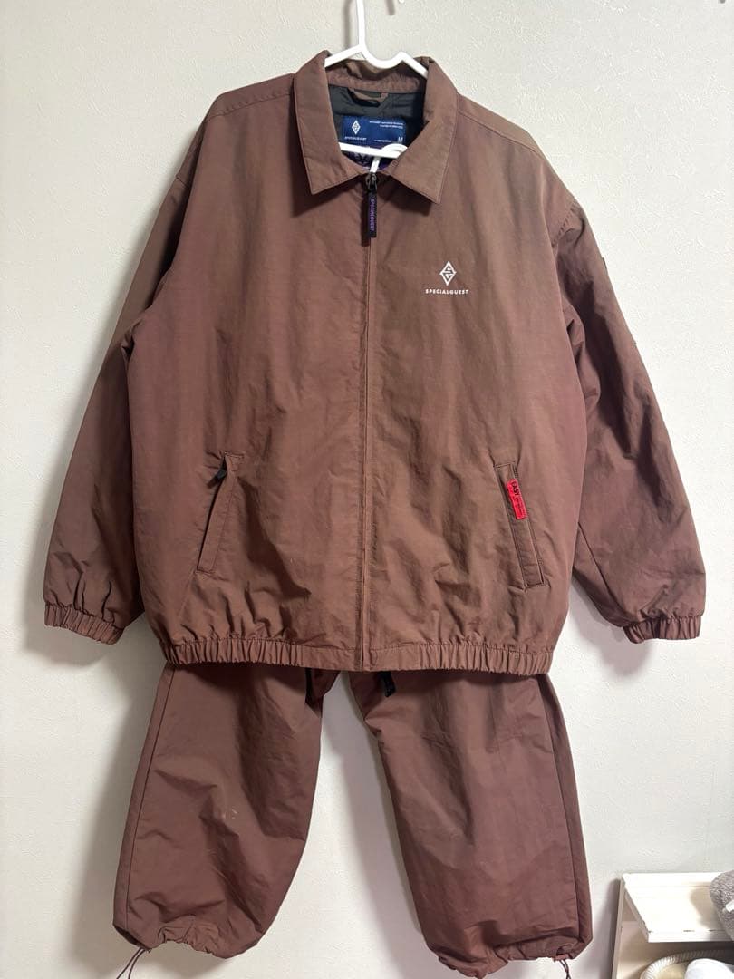 スペシャルゲスト　セットアップ　スノーボードウェア