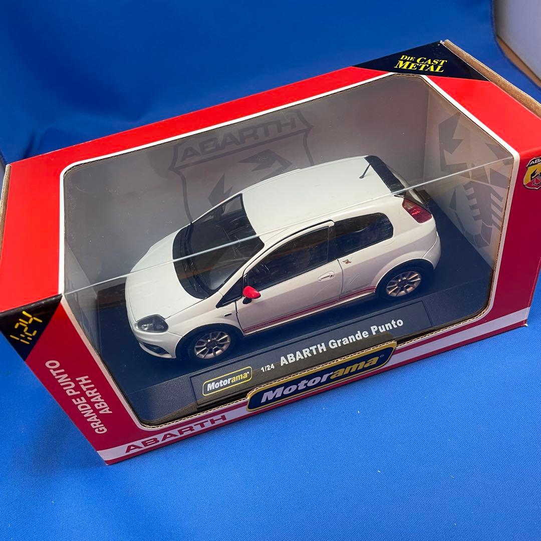 値下げ！1/24 ミニカー　アバルト純正GRANDE PUNTO 値下げ！1/24 ミニカー アバルト純正GRANDE PUNTO - メルカリ