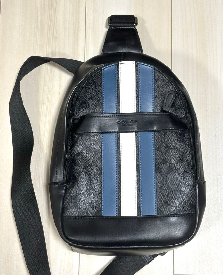 人気・美品✨コーチ ボディバッグ ショルダーバッグ シグネチャー 黒