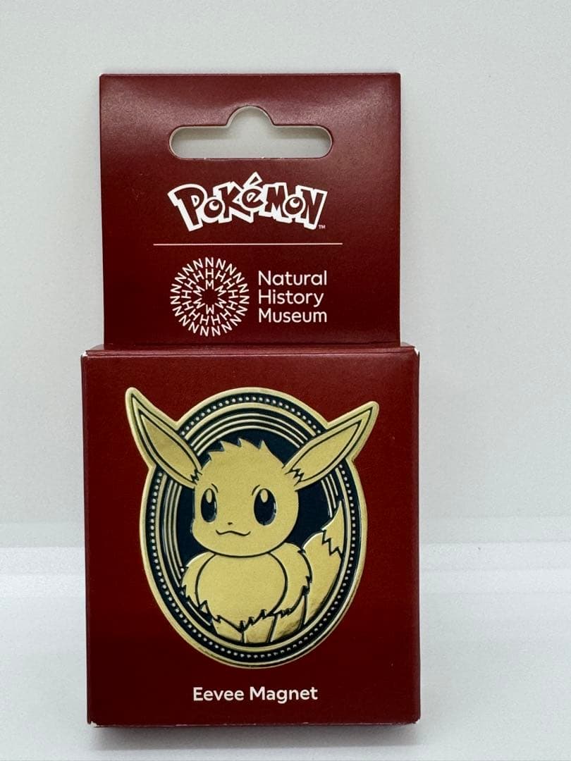【新品・完売品】ポケモン ロンドン自然史博物館 イーブイ マグネット ゴールド ポケモンと“進化”をめぐる旅。 ロンドンとシカゴ、2つの博物館で始まる