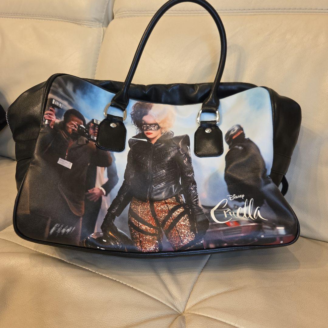 ディズニー　クルエラ グラフィックバッグ