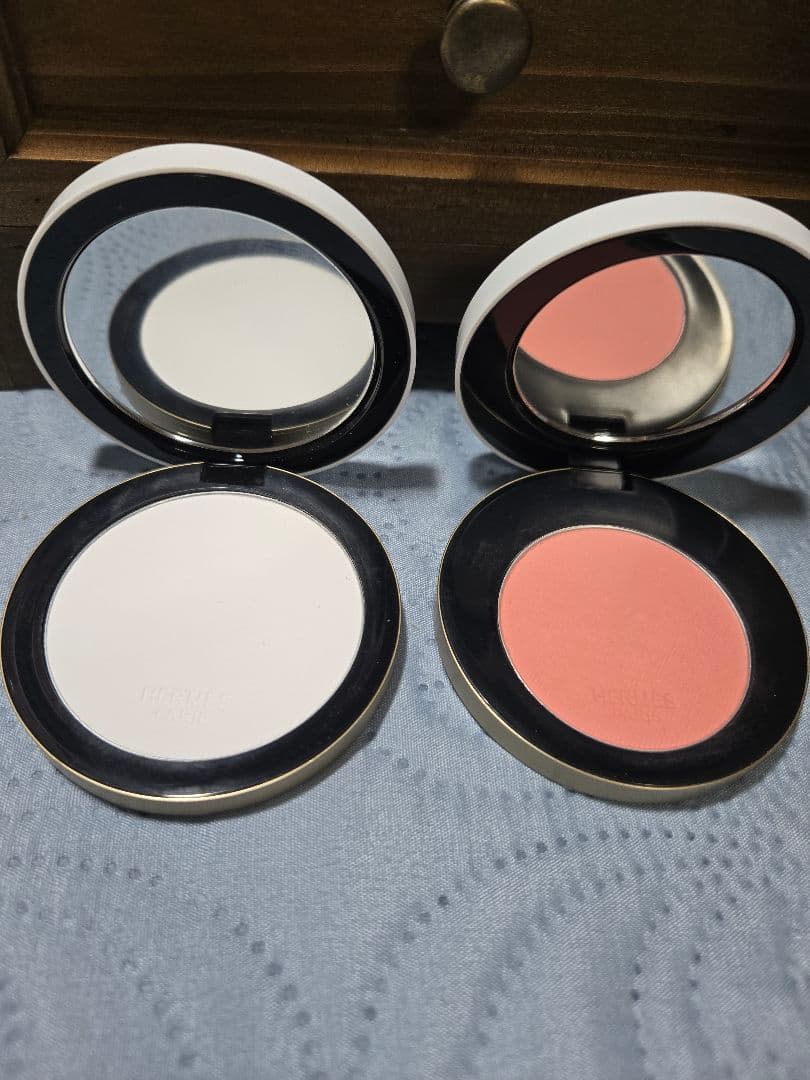 パウダー 01 ・28 ローズ・ピンク HERMES 箱付き