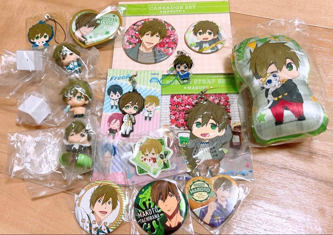 Free! 橘真琴 バースデー缶バッジ フィギュア 稀少グッズなど計14点