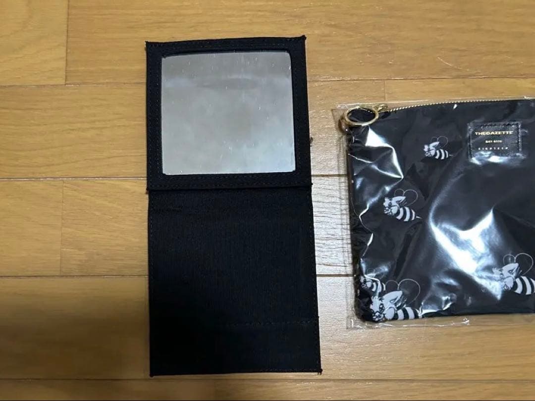 the GazettE ポーチ ミラーセット - メルカリ