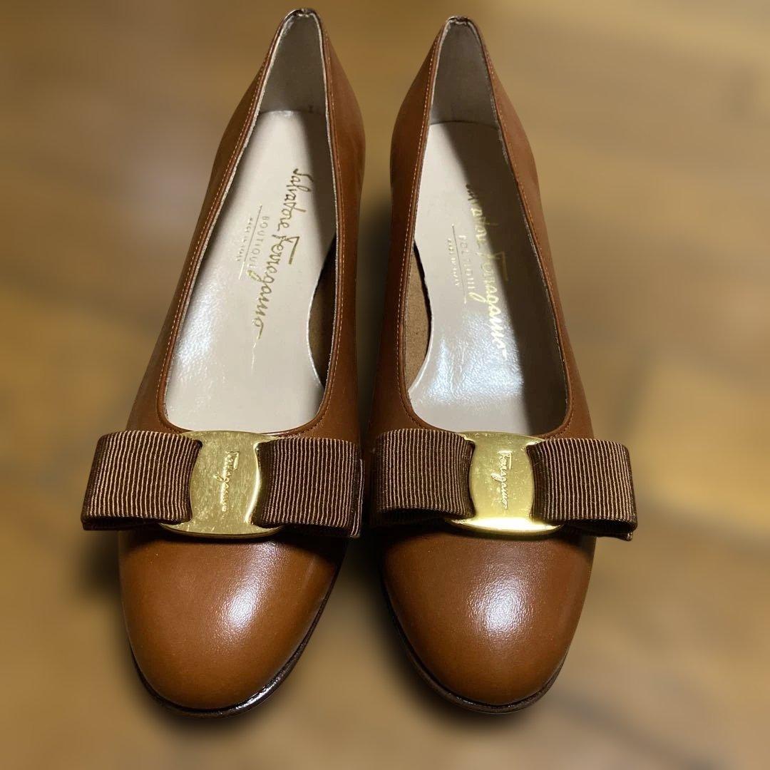 Salvatore Ferragamo ブラウンリボンパンプス Salvatore Ferragamo ヴァラリボン パンプス ブラウン 23cm｜Yahoo