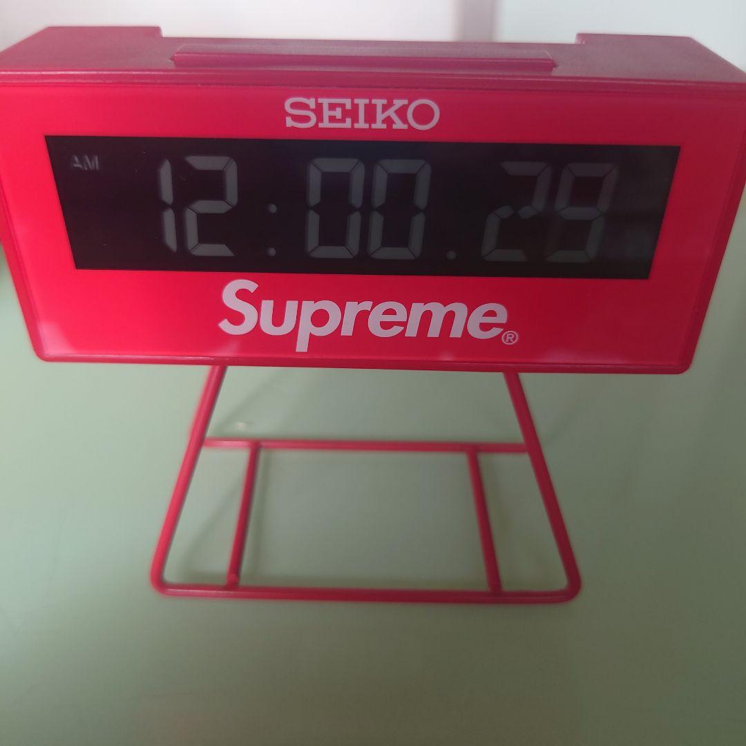 インテリア時計 Supreme / Seiko Marathon Clock Red Supreme x Seiko Marathon Clock | Hypebeast
