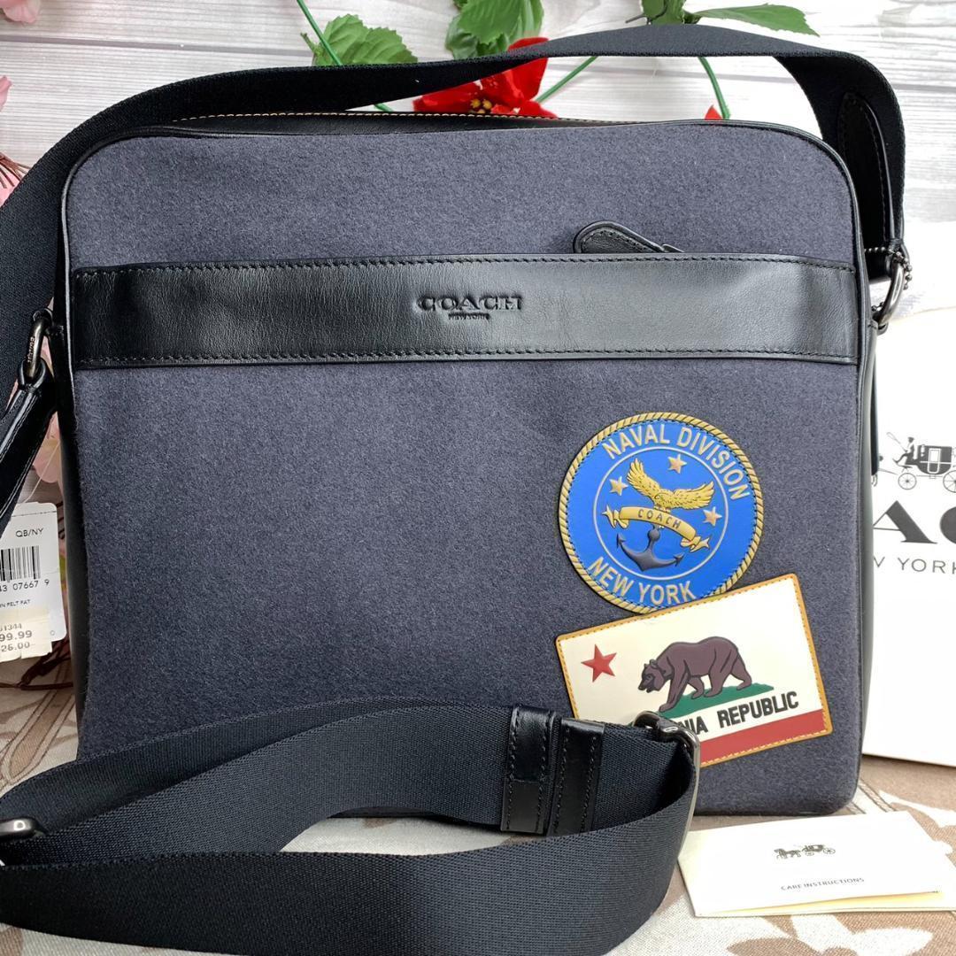 60%OFF　COACH フェルトレザー パッチズ チャールズ カメラ バッグ COACH（コーチ）の「カメラ バッグ・シグネチャー テキスタイル ジャ