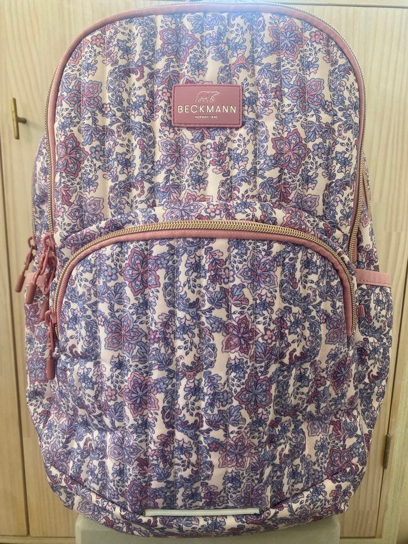 美品　北欧人間工学花柄リュック