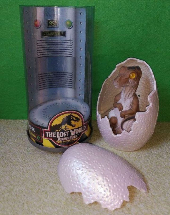 ジュラシックパーク　ロストワールド　フィギュア　Tレックス　ハッチリング　たまご