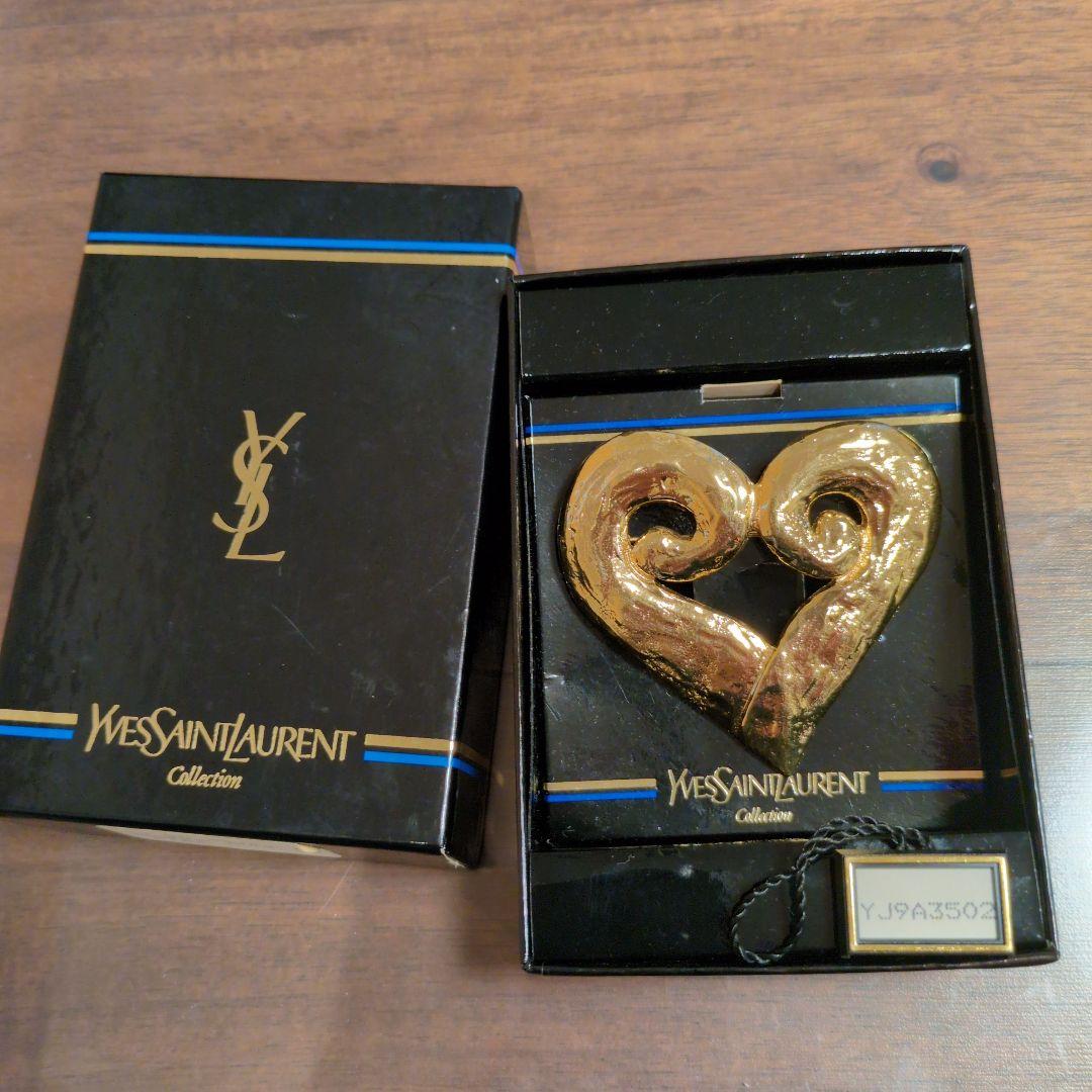 Yves Saint Laurent ハート型ブローチ
