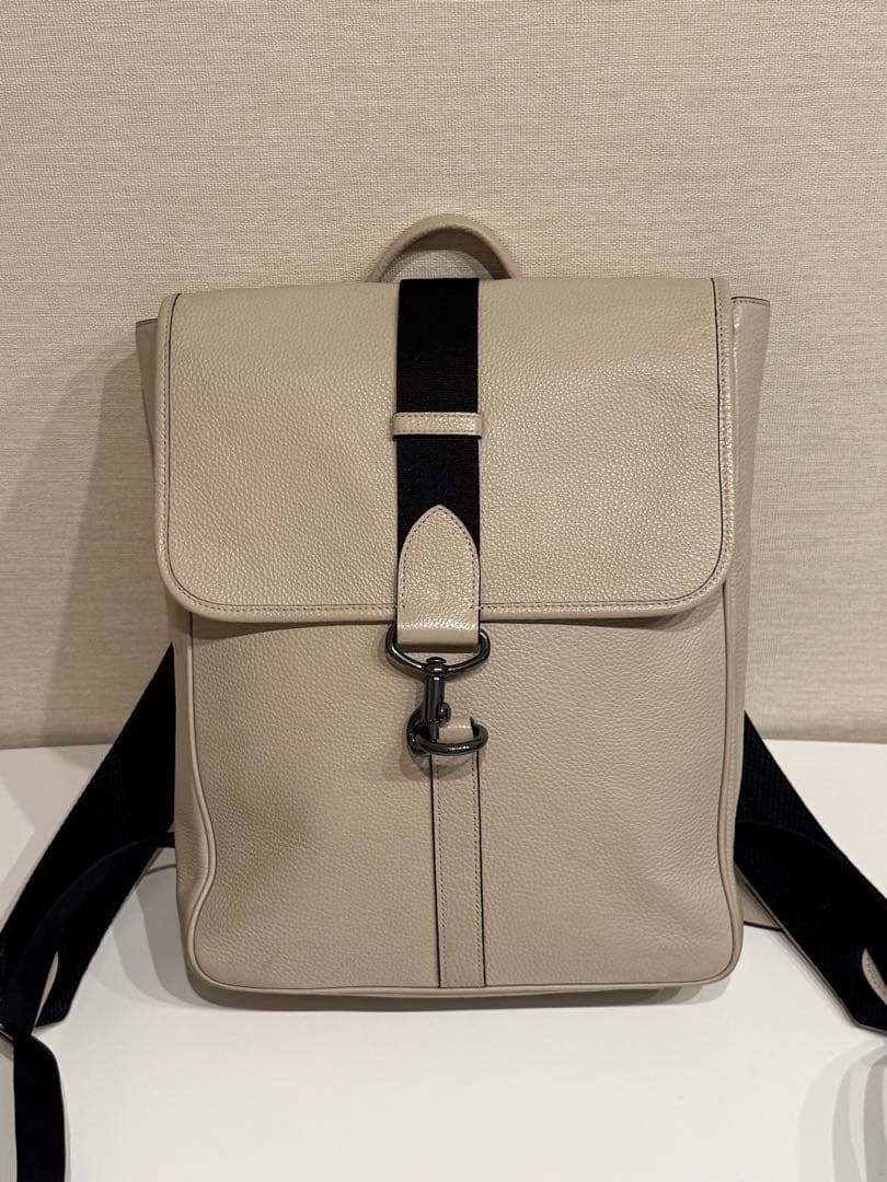 COACH ホワイト フラップリュック