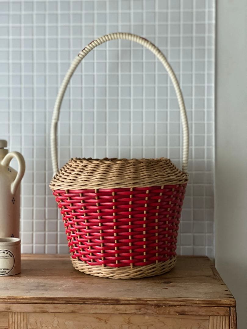 フランス製のアンティークバスケット