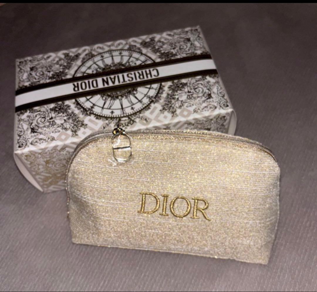 Diorカプチュールトータルスキンケアセットポーチ付き2024クリスマスコフレ