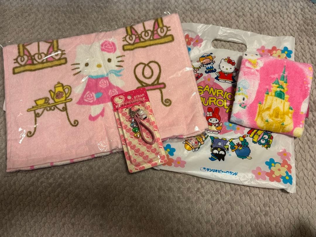 【新品未使用】KITTY'S HOUSE ストラップ＆ピューロランド　タオル