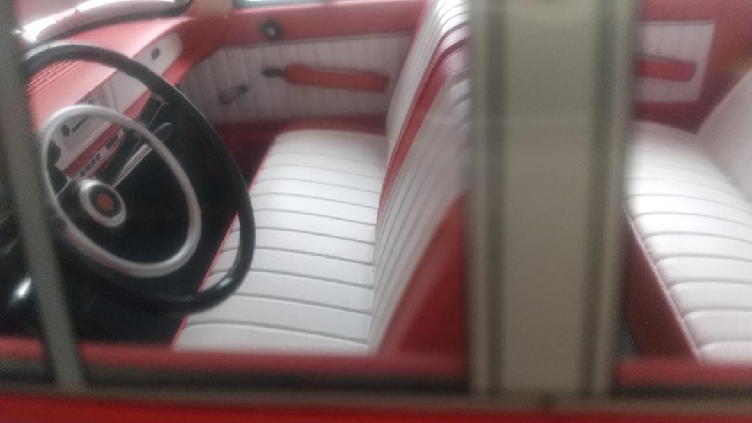 1/18 BoS タトラ -603 ベルリン 1969 ミニカー