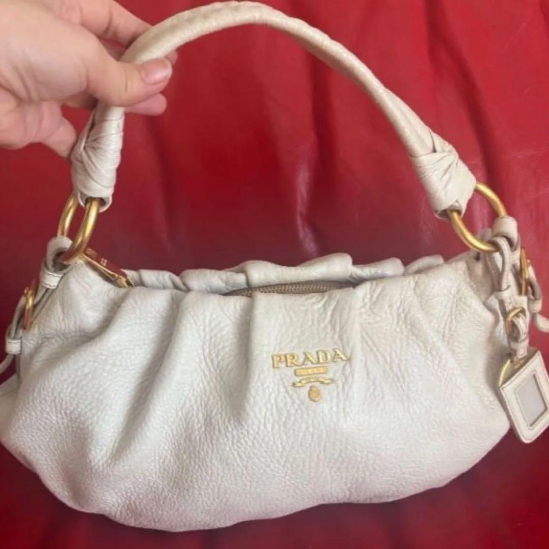 PRADA ホワイトレザー　ワンショルダーバッグ　プラダ