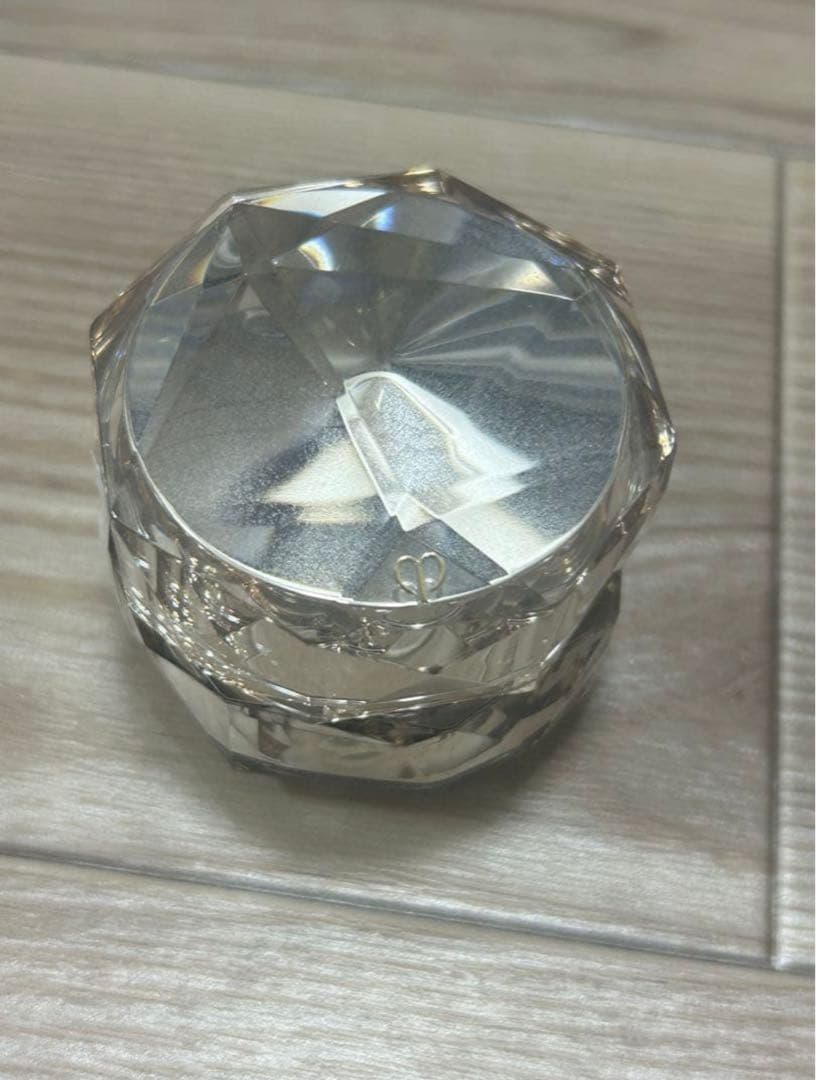 クレドポーボーテ　クレームコントゥールデジューn 目もと用　新品未使用品